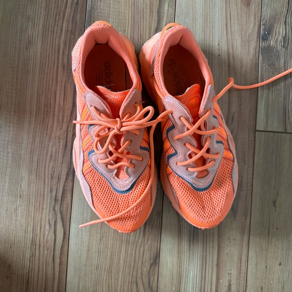 - Adidas OZWEEGO Solar Orange / Hi-Res Coral - 90s style - Picture 2 of 4